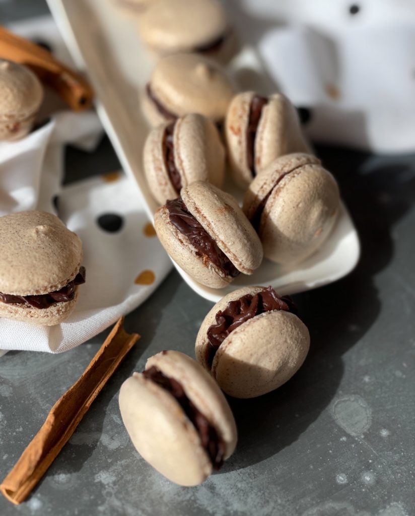 Macarons cannelle poire chocolat