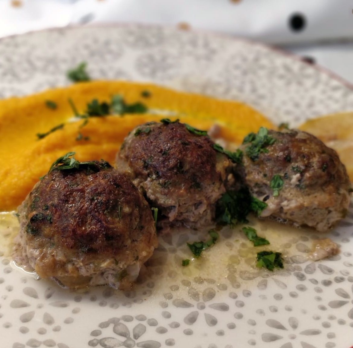 Les boulettes de viande au cumin et citron confit