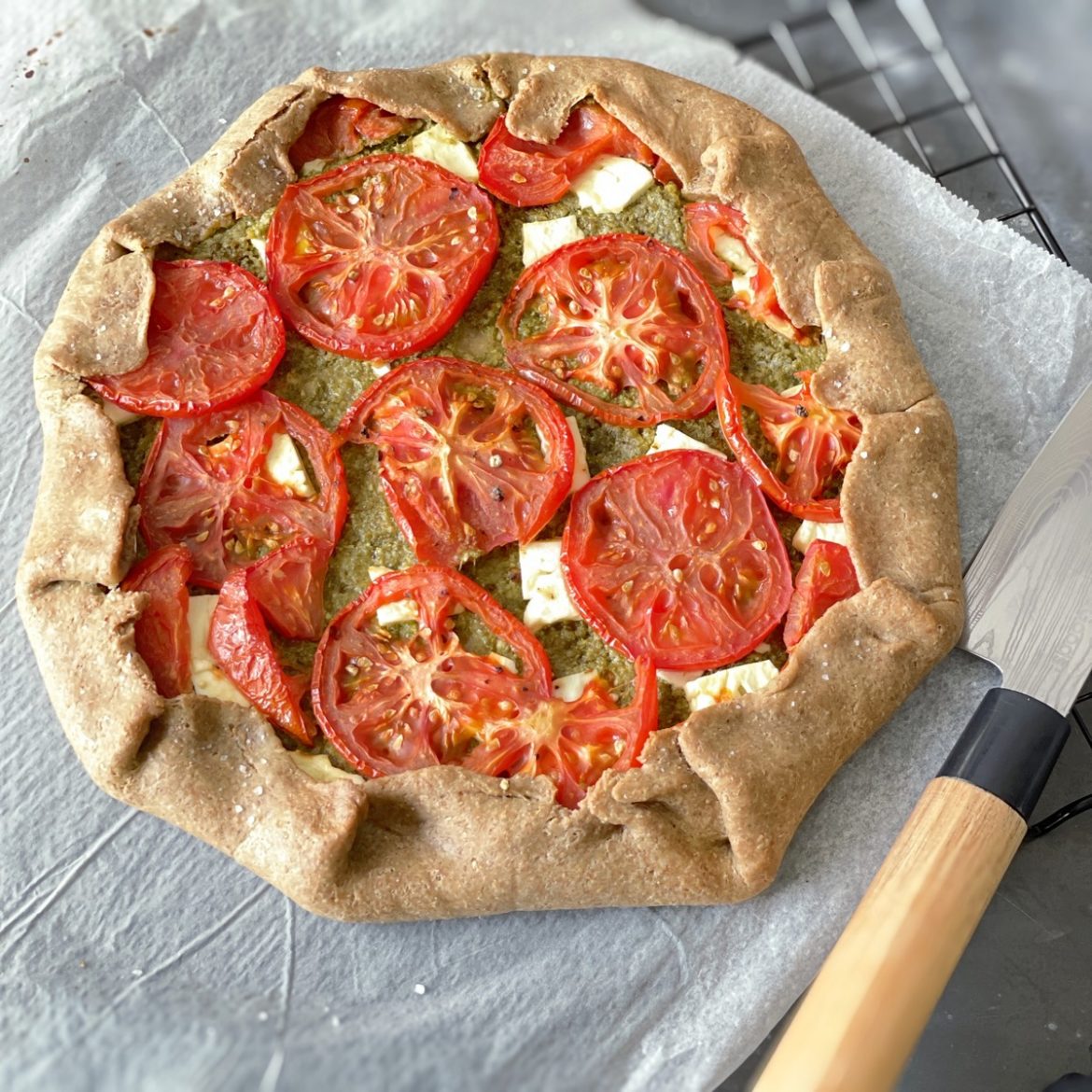 tarte rustique tomate feta pesto